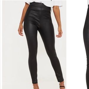 Wet look skinny pants